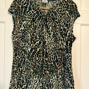 Worthington Size XL Cap Sleeve Small V-Neck with Knotted Collar Never Worn
